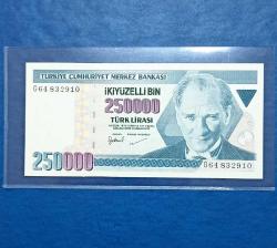 7.Emisyon 250.000 Lira( 250 Bin Lira ) Seri: G64 832910 ÇİL