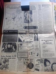 Günaydın Gazetesi - Turkish Newspaper - 3 Eylül 1977 - Alparslan Türkeş İstanbul'da açıkladı zam paketinde fiyat artışını önleyecek tedbirler de var - Alparslan Türkeş'in İstanbul'da verdiği iftara MHP'li aktör Tamer Yiğit de katıldı Fotoğrafı - satışları yasaklanan ilaçlar toplanıyor - hükümet pamuk üreticisini eziyor - Üsküdar'a bağlı Ümraniye semtinde öğrencilerin kışkırttığı gecekondu halkı polisle çatıştı 5 kişi öldü fotoğraf - Gümrük Bakanı Gün Sazak sabaha karşı Yeşilköy'e baskın yaptı Fotoğrafı - Büyükada'daki Anadolu kulübüne anarsistler adam sokmuş - CHP milletvekili Sabri Özdal  meclisin toplanamamasına kızıp kalp krizi geçirdi - Fatih'in Fedaisi Kara Murat yazan Rahmi Muratoğlu Çizen Abdullah Turhan - Kafkas Kartalı Şeyh Şamil yazan Oğuz Öndeş Çizen Cemal Dündar - Türk Avcıbaşısı Aziz Bolel Afirkada Yazı Dizisi - sinemayı bırakıp ses sanatçısı olan Selma Güneri İspanyolca bir şarkı söyleyecek Fotoğrafı - Cemile Kutgün'ün sunduğu müzik ve eğlence programı - Rita Hayworth