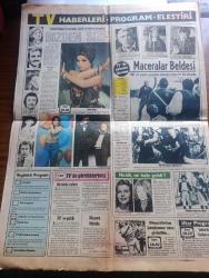 Günaydın Gazetesi - Turkish Newspaper - 3 Eylül 1977 - Alparslan Türkeş İstanbul'da açıkladı zam paketinde fiyat artışını önleyecek tedbirler de var - Alparslan Türkeş'in İstanbul'da verdiği iftara MHP'li aktör Tamer Yiğit de katıldı Fotoğrafı - satışları yasaklanan ilaçlar toplanıyor - hükümet pamuk üreticisini eziyor - Üsküdar'a bağlı Ümraniye semtinde öğrencilerin kışkırttığı gecekondu halkı polisle çatıştı 5 kişi öldü fotoğraf - Gümrük Bakanı Gün Sazak sabaha karşı Yeşilköy'e baskın yaptı Fotoğrafı - Büyükada'daki Anadolu kulübüne anarsistler adam sokmuş - CHP milletvekili Sabri Özdal  meclisin toplanamamasına kızıp kalp krizi geçirdi - Fatih'in Fedaisi Kara Murat yazan Rahmi Muratoğlu Çizen Abdullah Turhan - Kafkas Kartalı Şeyh Şamil yazan Oğuz Öndeş Çizen Cemal Dündar - Türk Avcıbaşısı Aziz Bolel Afirkada Yazı Dizisi - sinemayı bırakıp ses sanatçısı olan Selma Güneri İspanyolca bir şarkı söyleyecek Fotoğrafı - Cemile Kutgün'ün sunduğu müzik ve eğlence programı - Rita Hayworth