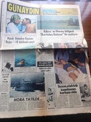 Günaydın Gazetesi - Turkish Newspaper - 13 Ağustos 1977 - Amerikalı ünlü gazeteci Sulzberger Ankara'ya geldi ve Bülent Ecevit ile görüştü Fotoğrafı - polis yetkilileri halkı uyardı yolda bulduğunuz hiçbir pakete el sürmeyin - Bir çift ayakkabı fiyatı otomobil lastiğini geçti Fotoğrafı - MHP'li Ticaret Bakanı Agah Oktay Güner dünkü basın toplantısında Fotoğrafı - Kıbrıs Rum lideri Kıbrıs Cumhurbaşkanı muamelesi görürse görüşmeler kesilir - Fırt dergisinden seçmeler - Münih Belediye Başkanı Müller Heydenreich İstanbul boğazını 18 dakikada geçti Fotoğrafı - Kıbrıs'ın Maraş bölgesi Kurtuluş balosu ile açılıyor Fotoğrafı - Astronot İrvin Eylül'de İstanbul'a geliyor - Sophia Loren genç yıldızlarla dolaşan kocasından ayrılıyor Fotoğrafı - Hacı Bektaşi Veli'yi anma törenleri 3 gün sürecek - Almanların genç güzel seksi mankeni Anette Fotoğrafı - İzzet Altınmeşe Kamuran Akkor Ayla Dikmen Televizyonda Fotoğrafı - Lale Belkıs ve deve kuşu oyuncuları Metin Akpınar Zeki Alasya Fotoğrafı - TV program