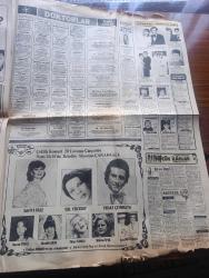 Günaydın Gazetesi - Turkish Newspaper - 17 Temmuz 1977 - MC koalisyonu için bakanlık pazarlığında - AP ile MHP anlaştı ama Erbakan hala direniyor - CHP Genel Başkanı Bülent Ecevit kendisini suikasttan kurtaran Amerikan polislerini Türkiye'ye davet etti Fotoğrafı - Ecevit'i Amerika'da suikasttan kurtaran polislere kahramanlık ödülü verildi - Necmettin Erbakan Süleyman Demirel 15 dakika kapıda bekletti Fotoğrafı - Amerika başkanı Carter Türkiye'de seçimlerin tek Parti iktidarı sağlayamaması kaygı vericidir diyor - Artvin'in Sarıgöl nahiyesi tamamen yandı - direniş sebebiyle İstanbul'da dün belediye otobüsleri çalışmadı - Aksaray'daki TÖB DER binasına bomba atıldı fotoğraf - Jean Paul Belmondo'nun oğlu boyuna yaklaştı Fotoğrafı - Fatih'in Fedaisi Kara Murat yazan Rahmi Muratoğlu Çizen Abdullah Turhan - tarafsız bir Türk gazetecisinin kalem ve objektifinden röportaj Aydın Öztürk - Nil Burak defile mi yapacak şarkı mı söyleyecek Fotoğrafı - Dizi Film MC Millan saat 20.40'da televizyonda