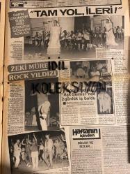 HAFTANIN SESİ GAZETESİ - DOĞUM GÜNÜ HEDİYESİ (TURKİSH - NEWSPAPER) - 2 EYLÜL 1983 - SAYI : 52 - TAM TAKIM 12 SAYFADIR -Nalan Oktay-Ahmet Ulaş-Mehmet Kalaycı-Emine Balcı-Fatma Giden-Fevzi Bardakcı-Hülya Avşar-Güngör Bayrak-Filiz Ersürer-Gökhan Güney-Muazzez Abacı-Nükhet Duru-Ercan Turgut-Müslüm Gürses-Gülşen Bubikoğlu-Cihan Ünal-Türkan Şoray-Müjde Ar-Muhteşem Demirağ-Aysel Gürel-Salih Güney-Fikret Hakan-Cemil İpekçi-Kartal Tibet-Sezen Aksu-Berker İnanoğlu-Omer Kavur-Sezen Aksu-İbrahim Tatlıses-Nazan Şoray-Nurhan Damcıoğlu-Ercan-Nihal-Zeki Müren-Erdoğan Demirören-Gönül Yazar-Hasan Kazankaya-Semra Süerhan-Perihan Savaş-Yüksel Uzel-Müserref Tezcan-Selami Şahin-Fatma Girik-Sevim Emre-Orhan Gencebay-Güngör Bayrak-Nil Burak-Tanju Korel-Oksal Pekmezoğlu-Murat Boydan-Filiz Özten-Erol Taş-Atilla Ergün-Yücel Çakmaklı-Çetin Tekindor-Yusuf Sezgin-Eşref Kolçak-Ahmet Mekin-Fikret Hakan-Tarık Buğra-Seyyal Taner-Nail Keçili-Richard Burton-Liz Taylor-Sally Hayles-Adnan Şenses-Hayal Davran-Hülya Işıl-Gök