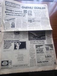 Günaydın Gazetesi - Turkish Newspaper - 27 Mayıs 1981 - Atatürk diyor ki - devlet başkanı Kenan Evren kızlarımızı okutmalıyız dedi fotoğraf - halk konseye 8 ayda 59 bin 318 dilekçe gönderdi - Ankara'ya gelen Amerikan savunma bakan yardımcısı West Dedi Ki Türkiye çok güçlü bir ülke - Atatürk'ün evinin üzerinde tehlikeli akrobasi numaraları yapan deli Yunanlı İlias Diamantopulos fotoğraf - New York güzellik kraliçesi Deborah Fountain göğüslerini pamukla doldurunca kraliçeliğini kaybetti Fotoğrafı - Mehmet Ali Ağca İtalyan savcıları şaşkına çevirdi Fotoğrafı - Emel Sayın'ın otomobili gazino'nun önünden çalındı fotoğraf - Cerrahpaşa tıp fakültesi dekanı Profesör Bülent Bekarda Atatürkçülük durmadan Atatürk demek değildir dedi - uçağın müthiş gücünü ispatlayan adam Lindbergh - Fatih'in Fedaisi Kara Murat yazan Rahmi Muratoğlu Çizen Abdullah Turhan - Avrupa turnesinde bulunan Brezilya takımı Avrupa'yı kasıp kavurdu - voleybolda Avrupa şampiyonasına katılamadık - Mete İnselel ile röportaj