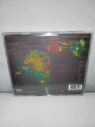 Cd Şebnem Ferah Benim adım orman albümü. Orijinal. Pasaj 2009 baskı. Dinlemeyi etkilemeyen yoğun çizikler var. Sorunsuz çalışıyor. Kartonet hem birbirine yapışık, hem de CD kabına yapışıktır. Bu nedenle fiyata yansıtılmıştır. lütfen bu duruma göre alım yapınız.