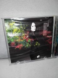 Cd Şebnem Ferah Benim adım orman albümü. Orijinal. Pasaj 2009 baskı. Dinlemeyi etkilemeyen yoğun çizikler var. Sorunsuz çalışıyor. Kartonet hem birbirine yapışık, hem de CD kabına yapışıktır. Bu nedenle fiyata yansıtılmıştır. lütfen bu duruma göre alım yapınız.