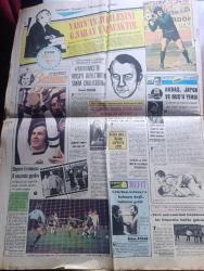 Halka ve Olaylara Tercüman Gazetesi - Turkish Newspaper - 15 Mayıs 1976 - konferans Kıbrıs tezimizi benimsiyor - 7. İslam ülkeleri Dışişleri bakanlığı konferansı - FKÖ Genel sekreteri Kaddumi dedi ki Türkiye'de büro açılması olumlu bir adımdır - Celal Bayar ve Süleyman Demirel baş başa yemek yedi fotoğraf - Bülent Ecevit Paris bir robotsun şefi İlhami Şükrü Polatay'la görülüyor - Bülent Ecevit ilk seçimde CHP iktidarda olacak - Danıştay'ın yetkileri anayasa ile sınırlıdır yazan Nazlı Ilıcak - Üç Beş çizgi yazan Rauf Tamer - Amerika Almanya'ya 3500 asker gönderiyor - Osmanlı tarihi yazan Lord Kinross Yazı Dizisi - tercüman gazetesinin armağanı tam sayfa Orhan Gazi portresi - televizyonda bugün - Edebi Roman Dönemeç'te yazan Tarık Buğra Yazı Dizisi - Sezak Halıları - Yasin Özdenak'ın jübilesini Galatasaray yapacaktır - Galatasaray kulüp başkanı Selahattin Beyazıt - imparator Beckenbauer Yazı Dizisi - Fenerbahçe kulübü başkanı Emin Cankurtaran Fenerbahçe'de her şeyi düzeltip çekileceğim
