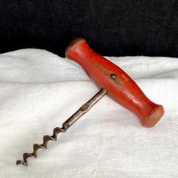 Antika Kırmızı Ahşap Saplı Demir Tirbuşon
