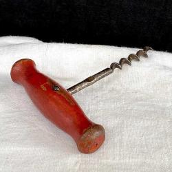 Antika Kırmızı Ahşap Saplı Demir Tirbuşon