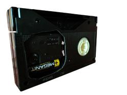 ÖZEL TASARIM VİDEO KASETTEN VİNTAGE MASA SAATİ.