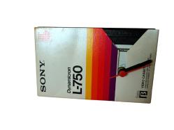 ÖZEL TASARIM VİDEO KASETTEN VİNTAGE MASA SAATİ.