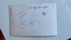 YEŞİLÇAM'IN YILDIZI HÜLYA KOÇYİĞİT'İN ORİJİNAL FOTOĞRAFI - 18 x 12 cm EBADINDA - HÜLYA KOÇYİĞİT, EŞİ SELİM SOYDAN'IN YANINDA KADRAJA GÜLÜMSERKEN ÇEKİLMİŞ BİR KARE (HÜNER ŞARMAN)