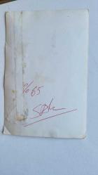 YEŞİLÇAM'IN YILDIZI HÜLYA KOÇYİĞİT'İN ORİJİNAL AJANS-BASIN FOTOĞRAFI - 18 x 12 cm EBADINDA - HÜLYA KOÇYİĞİT, EVLAT EDİNDİĞİ OSMAN'IN YANINDA GÜLÜMSERKEN ÇEKİLMİŞ BİR KARE