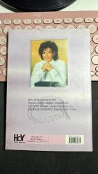 BİR DEMET YASEMEN - YASEMİN MADENCİ - HOY ŞİİR DİZİSİ BİRİNCİ BASKI 2002 - DİKKAT ÖN KAPAK ÜSTTE KÜÇÜK BİR YIPRANMA VAR...