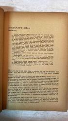 TÜRK DİLİ, AYLIK DİL VE YAZIN DERGİSİ - 1 AĞUSTOS 1961 SAYI: 119  HİKMET DİZDAROĞLU: ÇANKAYA'YI OKURKEN - ZEYNEP KORKMAZ: BİR FRANSIZCA KELİMENİN TÜRKÇE İLE İLGİSİ ÜZERİNE - BEHÇET KEMAL ÇAĞLAR: ERCİYAS'IN ETEĞİNDE - ÖMER İNANÇ: HEMINGWAY'E SELAM - ERNEST HEMINGWAY: ASKERİN EVİ - SELAHATTİN BATU: VATAN - BEHÇET NECATİGİL: GÖRÜCÜLER - T. S. ELIOT: HAMLET - GÜLTEN AKIN: SAVRULUP GİTTİĞİ - İBRAHİM ZEKİ BURDURLU: GRAMER ÖĞRETİMİNDE METOT - KEMAL ÖZER: IRMAK BOYLARINDA SÖYLENEN - M. CELAL ERTUĞAY: SEN BİLİYORSUN - CEYHUN ATUF KANSU: SELE GİTMİŞ KÜÇÜK KIZA AĞIT - SANCAR SEZGİN: DENEYLER - İLHAN TARUS: SÜZÜLMÜŞ GÜN IŞIĞI - KERİM AYDIN ERDEM: SEVMEK KAÇMAK DEĞİL - AHMET ALTÜMSEK: ANNELER - ERGİN SANDER: KARANFİL - SALAH BİRSEL: AKASYALAR AÇARKEN - ÜLKÜ TAMER: ÜÇ ORTA-AMERİKA ŞİİRİ - ERDAL ÖZ: YALNIZ'IN GÜNLÜĞÜ'NDEN - DANIEL ROPS: SÖZLÜKLERE ÖVGÜ - SEVİM BURAK: SEDEF KAKMALI EV - MUAZZEZ MENEMENCİOĞLU: DERİNLERDEKİ KORKU - İSMAİL ALİ SARAR: GELİBOLU - ÖMER ASIM AKSOY: DÜŞÜNCELER, DÜZ-  60 SAYFA