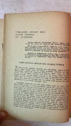 TÜRK DİLİ, AYLIK DİL VE YAZIN DERGİSİ - 1 HAZİRAN 1961 SAYI: 117  SELAHATTİN BATU: NİÇİN 27 MAYIS? - BEHÇET KEMAL ÇAĞLAR: 27 MAYIS İÇİN NOTLAR - CEYHUN ATUF KANSU: DİKKAT! DİKKAT! - M. CELAL ERTUĞAY: ÇAĞI GEÇMEDEN - ERTUĞRUL OĞUZ FIRAT: YİĞİTÇE GÜZEL - SUUT KEMAL YETKİN: BİR EDEBİYAT MÜZESİ İSTİYORUZ - FAZIL HÜSNÜ DAĞLARCA: DÖRTGEN DEĞİRMİ - EDİP CANSEVER: KUMCUL - A. DİLÂÇAR: TARİH BOYUNCA DEVLET DİLİ OLARAK TÜRKÇE - MEHMET ÖNDER: TÜRK DİLİNE FERMAN - AGÂH SIRRI LEVEND: TÜRKÇENİN ALINYAZISINI ÇİZEN TEPKİ - OĞUZ KÂZIM ATOK: HEP BİRLİKTE TÜRK DİLİNE - REFİK AHMET SEVENGİL: TÜRKÇENİN DEVLET DİLİ OLUŞU - GÜNGÖR DİLMEN: AĞU - YVES GANDON: PARMA MANASTIRI - KEMAL ÖZER: GİDENLER İÇİN - ALİ PÜSKÜLLÜOĞLU: KUĞULAR - FEDERICO GARCIA LORCA: ŞİİRLER - ADNAN ÖZYALÇINER: YÜK - İLHAN GEÇER: AYRI GÜZLERDE - A. RIZA ERGÜVEN: SABAH ÖTMELİ BİR KUŞ - ÖZDEMİR NUTKU: SAMUEL BECKETT - SAMUEL BECKETT: KÜLLER - ÖMER ASIM AKSOY: DÜŞÜNCELER, DÜZELTMELER - O. NEDİM TUNA: KELİMELER ARASINDA - İLHAN K. M-  60 SAYFA