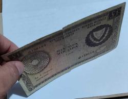 KIBRIS 1 POUND 1975 YORGUN (6.0) KONDÜSYON (alt ve üst ortada bordürde 1 cm açılmalar mevcuttur)