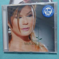 Emel müftüoğlu çok ayıp cd ambalajında