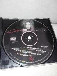 Cd Çelik sevgilerimle albümü. Orijinal 1998 sarı bandrollü dönem baskı albüm. Disk 10 üzerinden 9.5 sorunsuz çalışıyor. Çok iyi durumda koleksiyonluk