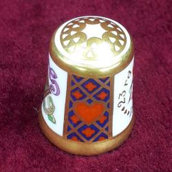 VINTAGE ROYAL CROWN DERBY ENGLISH BONE CHINA 5000 EDITION ALTIN YALDIZ DEKORLU PORSELEN YÜKSÜK