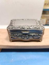 K210-----ALMAN GÜMÜŞÜ ESKİ TAKI MÜCEVHER KUTUSU