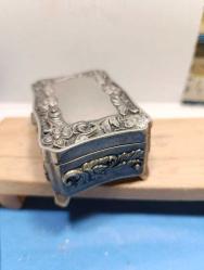 K210-----ALMAN GÜMÜŞÜ ESKİ TAKI MÜCEVHER KUTUSU