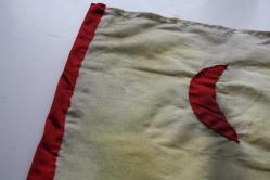 DAĞILAN KOLLEKSİYON  NADİR KOLEKSİYONLUK  EL DİKİMİ  HİLAL-İ AHMER SANCAK  ARKASI MÜHÜRLÜ