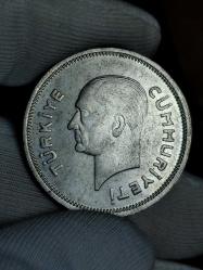 1939 Yılı Gümüş Ata 1 Lira Çil