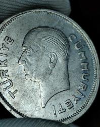 1939 Yılı Gümüş Ata 1 Lira Çil
