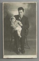 BABA VE BEBEK TEMALI ESKİ BİR FOTOĞRAF...