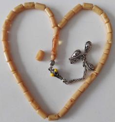 OSMANLI SON DÖNEMİ OBJEDEN YAPILMA HARDAL RENKLİ MÜTHİŞ İŞÇİLİKLİ MUHTEŞEM ÇEKOSLOVAK MİSKEVİ BAĞA KATALİN TESPİH GÜMÜŞ PÜSKÜLLÜ 1Ç1E1A ÇOK NADİR