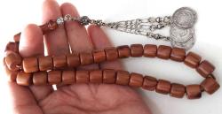 OSMANLI DÖNEMİ OBJEDEN YAPILMA TARÇIN RENGİ MÜTHİŞ İŞÇİLİKLİ MUHTEŞEM MİSKEVİ BAĞA KATALİN TESPİH GÜMÜŞ PÜSKÜLLÜ 2YY1DD ÇOK NADİR