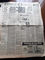 Halka ve Olaylara Tercüman Gazetesi - Turkish Newspaper - 30 Ekim 1977 - Alparslan Türkeş ile Güneri Civaoğlu'nun mülakatı fotoğraf - demokrasi ve liderler yazan Nazlı Ilıcak - cumhuriyetin 54. Yılı törenlerle kutlandı - Fahri Korutürk partiler arasında diyalog kurulmalı dedi - Adalet Partisi grup başkan vekili İlhami  Ertem meclis başkanını salı günü seçmek için yükleneceğiz - MHP Gültepe lokali saatli bomba ile tahrip edildi - İtalya ile uçak anlaşması ikinci defa ertelendi - zavallı çağ yazan Rauf Tamer - Ziya Ül Hak 1 Kasım'da Türkiye'ye geliyor - Efeler geliyor Foto Roman - Sakıp Sabancı'nın ağzı - Vitrin Yavuz Donat - 100 bin ton bitkisel yağ açığı var - gençliğim eyvah yazan Tarık Buğra - Cihan pehlivanı Kara Ahmet yazan Eski Bir Pehlivan Yazı Dizisi - Milli piyango Dün çekildi - Milli Eğitim Bakanı Nahit Menteşe bazı Parti ve ocaklara kayıt olarak eğitim enstitülerine girilemez dedi - MHP başkanlık divanı yeniden teşkil edildi - arkadaşımız Sema Hayırseven nişanlandı