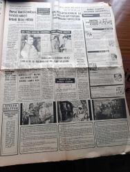 Halka ve Olaylara Tercüman Gazetesi - Turkish Newspaper - 30 Ekim 1977 - Alparslan Türkeş ile Güneri Civaoğlu'nun mülakatı fotoğraf - demokrasi ve liderler yazan Nazlı Ilıcak - cumhuriyetin 54. Yılı törenlerle kutlandı - Fahri Korutürk partiler arasında diyalog kurulmalı dedi - Adalet Partisi grup başkan vekili İlhami  Ertem meclis başkanını salı günü seçmek için yükleneceğiz - MHP Gültepe lokali saatli bomba ile tahrip edildi - İtalya ile uçak anlaşması ikinci defa ertelendi - zavallı çağ yazan Rauf Tamer - Ziya Ül Hak 1 Kasım'da Türkiye'ye geliyor - Efeler geliyor Foto Roman - Sakıp Sabancı'nın ağzı - Vitrin Yavuz Donat - 100 bin ton bitkisel yağ açığı var - gençliğim eyvah yazan Tarık Buğra - Cihan pehlivanı Kara Ahmet yazan Eski Bir Pehlivan Yazı Dizisi - Milli piyango Dün çekildi - Milli Eğitim Bakanı Nahit Menteşe bazı Parti ve ocaklara kayıt olarak eğitim enstitülerine girilemez dedi - MHP başkanlık divanı yeniden teşkil edildi - arkadaşımız Sema Hayırseven nişanlandı