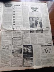 Halka ve Olaylara Tercüman Gazetesi - Turkish Newspaper - 30 Ekim 1977 - Alparslan Türkeş ile Güneri Civaoğlu'nun mülakatı fotoğraf - demokrasi ve liderler yazan Nazlı Ilıcak - cumhuriyetin 54. Yılı törenlerle kutlandı - Fahri Korutürk partiler arasında diyalog kurulmalı dedi - Adalet Partisi grup başkan vekili İlhami  Ertem meclis başkanını salı günü seçmek için yükleneceğiz - MHP Gültepe lokali saatli bomba ile tahrip edildi - İtalya ile uçak anlaşması ikinci defa ertelendi - zavallı çağ yazan Rauf Tamer - Ziya Ül Hak 1 Kasım'da Türkiye'ye geliyor - Efeler geliyor Foto Roman - Sakıp Sabancı'nın ağzı - Vitrin Yavuz Donat - 100 bin ton bitkisel yağ açığı var - gençliğim eyvah yazan Tarık Buğra - Cihan pehlivanı Kara Ahmet yazan Eski Bir Pehlivan Yazı Dizisi - Milli piyango Dün çekildi - Milli Eğitim Bakanı Nahit Menteşe bazı Parti ve ocaklara kayıt olarak eğitim enstitülerine girilemez dedi - MHP başkanlık divanı yeniden teşkil edildi - arkadaşımız Sema Hayırseven nişanlandı