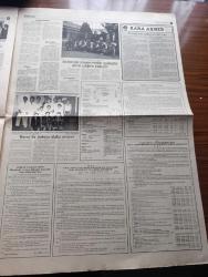 Türkiye Gazetesi - Turkish Newspaper - 1 Haziran 1984 - yatırımlar ve işsizlik yazan Yalçın Özer Başmakale - 11 ayın sultanı ramazan başladı camiler dolup taştı fotoğraf - 15 bin polis alınacak - ABD mücahitlere maddi yardımını arttırıyor - Japon basınının dünya birincisi olmasının sırrı 12 Milyon tirajlı Asahi gazetesi elden dağıtılıyor - Ankara belediyesi Bira'ya karşı savaş açtı - Turgut Özal'a Hz Ali'nin türbesini ziyareti esnasında hediye edilen Ziyaret Aba'sı giydirilirken Fotoğrafı - Sovyet sınırı yakınlarında 45 Mücahit daha şehit oldu - Kayseri belediye başkanı Hüsamettin Çetinbulut  tek gayem hizmettir dedi - Ramazan sohbetleri - resimli Evliya Çelebi seyahatnamesi hazırlayan Kemal Akmeriç Desen Samim Utkun Yazı Dizisi - peygamberler tarihi yazan Abdüllatif Uyan - 7 Dev Yol üyesi 3 ile 15 yıl arasında değişen ağır hapis cezasına çarptırıldı - federasyon kupasını Trabzonspor kazandı fotoğraf - halterde kıl payı kürsüden olduk - ABD başkanı Reagan olimpiyat boykotu dalaveredir