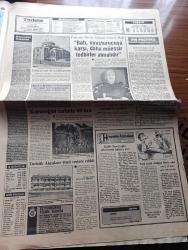 Türkiye Gazetesi - Turkish Newspaper - 15 Ağustos 1984 - mesken kredileri dağıtılırken yazan Yalçın Özer Başmakale - Mücahitler 350 Sovyet ve Afgan askerini öldürdüler - olimpiyat kafilemizin otobüsüne konulan saatli bomba imha edildi - Başbakan Turgut Özal 6. basın toplantısını Yarın Emirgan'da yapacak fotoğraf - okula başlama yaşının 6 yaş olması taraftar bulamıyor - Devlet bakanı İsmail Özdağlar İran'a gitti - Afganistan Pakistan münasebetleri gittikçe gerginleşiyor - Erzincan Yeni bir camiye kavuştu Camii Kebir fotoğraf - televizyon programı - Resimli Evliya Çelebi seyahatnamesi hazırlayan Kemal Akmeriç Desen Samim Utkun Yazı Dizisi - Peygamberler tarihi yazan Abdüllatif Uyan Yazı Dizisi - Zincirlikuyu mezarlığında 25 adet boş yer kaldı - Sirkeci'deki Bahçekapı yalıköşk caddesi'nde bulunan Liman Han çökmek üzere fotoğraf - Kırkpınar başpehlivanlığını kazanan Hüseyin Çokal Sabri Acar Ve Mehmet Güçlü fotoğraf - Malatyaspor beğenildi - Boykotlar ABD ve Rusya'ya yaradı - Jupp Derwall