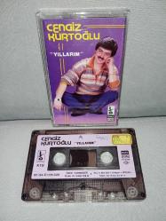Kaset Cengiz Kurtoğlu yıllarım albümü. Orijinal 1987 dönem Kağıt Baskı. sorunsuz çalışıyor.