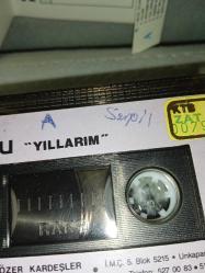 Kaset Cengiz Kurtoğlu yıllarım albümü. Orijinal 1987 dönem Kağıt Baskı. sorunsuz çalışıyor.