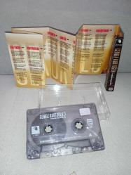 Kaset Cengiz Kurtoğlu unutulmayanlar 2 albümü. Orijinal. B1 şarkısında 6 saniye, B4 şarkısında ise 20 saniye kayıp var.