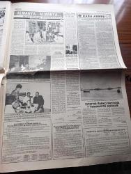 Türkiye Gazetesi - Turkish Newspaper - 23 Haziran 1984 - idarenin yeniden düzenlenmesi yazan Yalçın Özer Başmakale - 1985'te enflasyon %21'e düşecek - silahlanma harcamaları her sene %3.3 artıyor - Başbakan Turgut Özal bugün 800 gecekonduya tapu verecek - Türkiye'de ilk defa biri gecekondu mahallesi pilot bölge seçildi - Papandreu ateşle oynuyor - konuşan otomobil yapıldı - şoförler hiç alkol kullanamayacak - askeri teknoloji hazırlayan Cemil Candan Yazı Dizisi - Zile İmam Hatip lisesi pansiyon binası yeniden inşa edilecek - eski İstanbul hikayeleri seni öldürmezsem bana yazık gönderen Mehmet Oruç Yazı Dizisi - Resimli Evliya Çelebi seyahatnamesi hazırlayan Kemal Akmeriç Desen Samim Utkun Yazı Dizisi - Ramazan sohbetleri yazan Nurettin Öğe - Peygamberler tarihi yazan Abdüllatif Uyan Yazı Dizisi - YÖK 36 öğretim üyesi hakkında tahkikat açtı - Çınarcık balıkçı barınağı 7 temmuz'da açılacak - Avrupa Futbol şampiyonasında yarı final heyecanı - Fransa Portekiz maçı - İlyas Tüfekçi fotoğraf