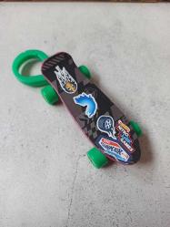 hot wheels parmak kaykayı anahtarlık & 8 cm