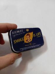 Lucky Strike sigara kutusu metal. yipranmalar var haliyle resimlerdeki haliyle koleksiyon dekorluk