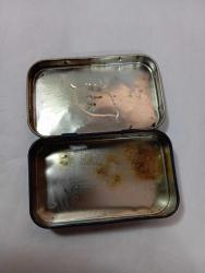 Lucky Strike sigara kutusu metal. yipranmalar var haliyle resimlerdeki haliyle koleksiyon dekorluk