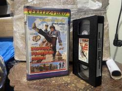 DÜNYAYI KURTARAN ADAM/ CÜNEYT ARKIN - VHS