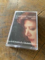 MUAZZEZ ABACI - SENSİZ OLMADI - KASET (JELATİNİNDE)