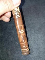 Balmoral Dominican Selection Corona Tubos model puro tüpü.ici boş  resimlerdeki haliyle koleksiyon dekorluk