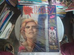 HEY DERGİSİ SAYI: 36 YIL: 6  19 TEMMUZ 1976 - NEŞE KARABÖCEK DENİZE HASRET