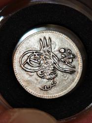 Sultan Abdülhamit 1293/4 Mısır Baskı Gümüş 1 Kuruş Çil