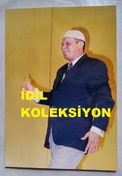 TİYATRO ve SİNEMA OYUNCUSU YALÇIN MENTEŞ'İN ORİJİNAL FOTOĞRAFI - 15 x 10 cm EBADINDA - YALÇIN MENTEŞ, TİYATRODA İMAM ROLÜNDEYKEN ÇEKİLMİŞ BİR KARE