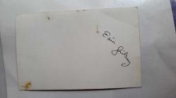 ESİN GÜLSOY'UN ORİJİNAL FOTOĞRAFI - 14 x 9 cm EBADINDA - ESİN GÜLSOY, SAHNEDE ŞARKI OKURKEN ÇEKİLMİŞ BİR KARE